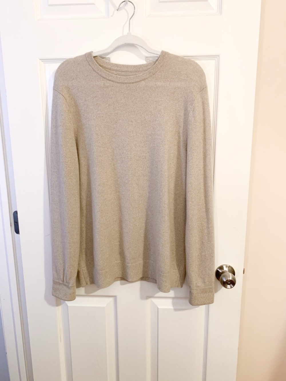 Everlane Beige cashmere Crewneck Sweater - size M
